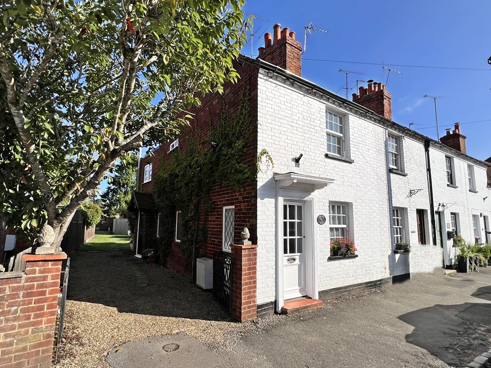 2 bedroom Character Property Property for Sale in Cookham, Berks SL6