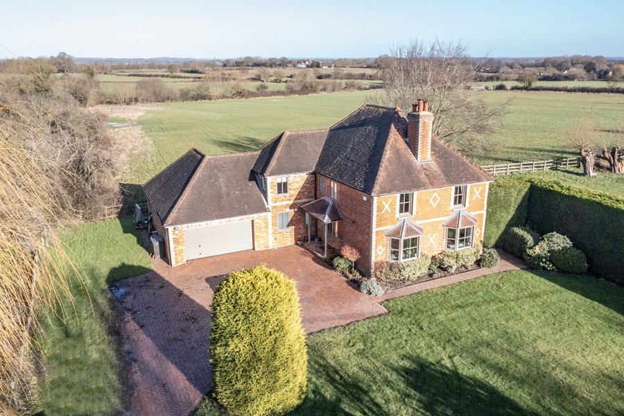 5 bedroom Detached  Property for Sale in White Waltham, Berkshire SL6