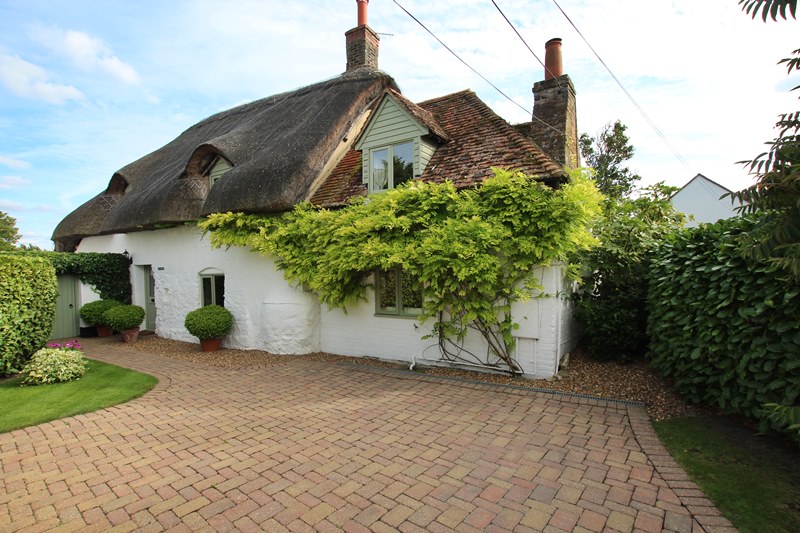 3 bedroom Character Property Property for Sale in Dinton, Buckinghamshire HP17