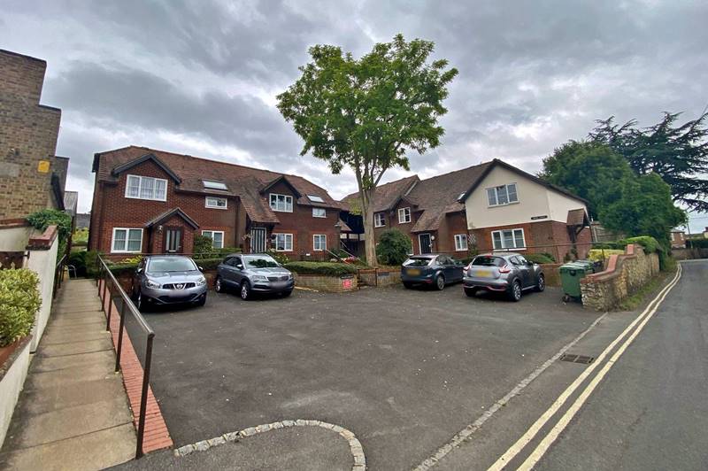 2 bedroom Flat Property for Sale in Thame,  OX9