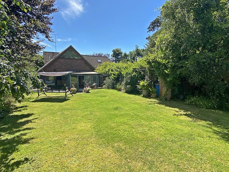 Residential Property Details, BOURNE END, Bucks Hunt & Nash Estate