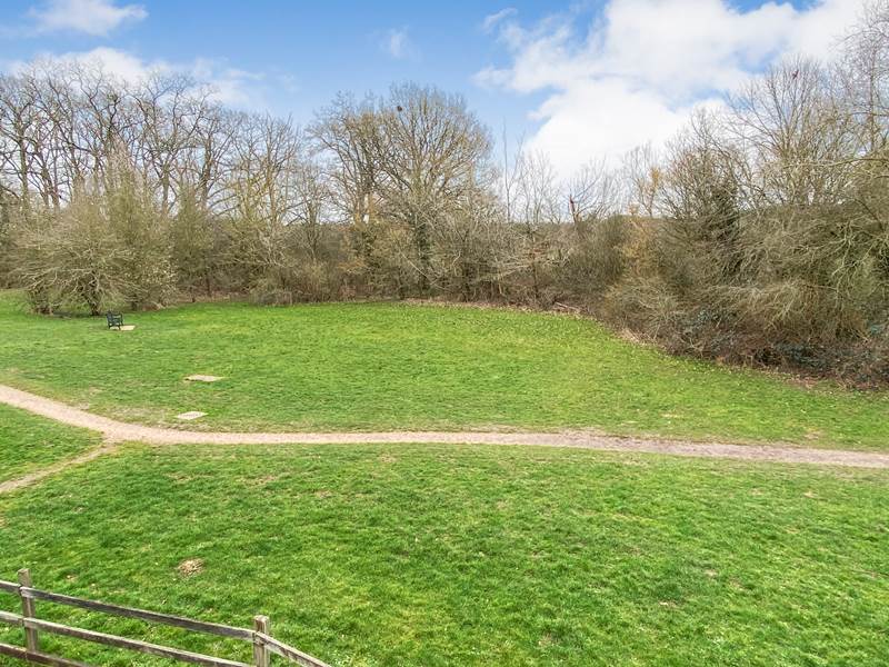 Residential Property Details, TWYFORD, Berkshire Hunt & Nash Estate