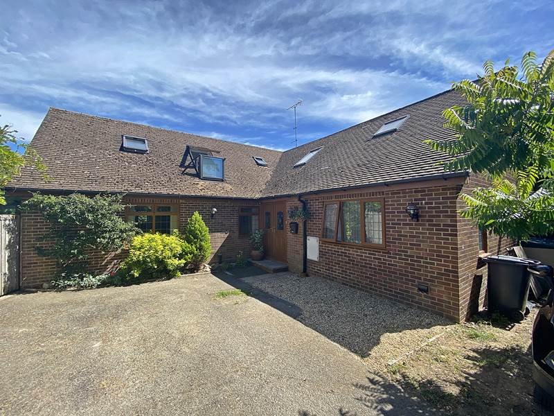 Residential Property Details, BOURNE END, Bucks Hunt & Nash Estate