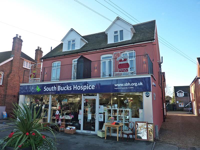 Lettings Property Details, The Parade, Bourne End, Hunt & Nash Estate