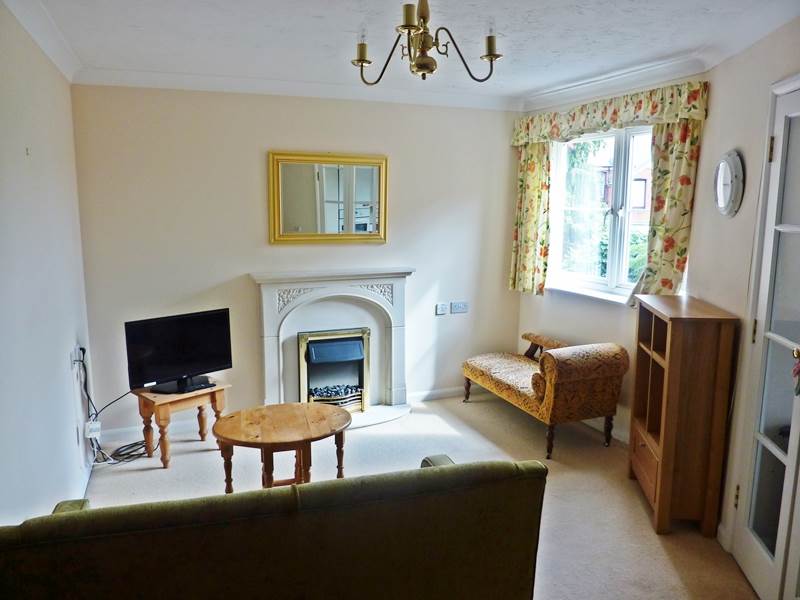 Residential Property Details, TWYFORD, Berks Hunt & Nash Estate Agents