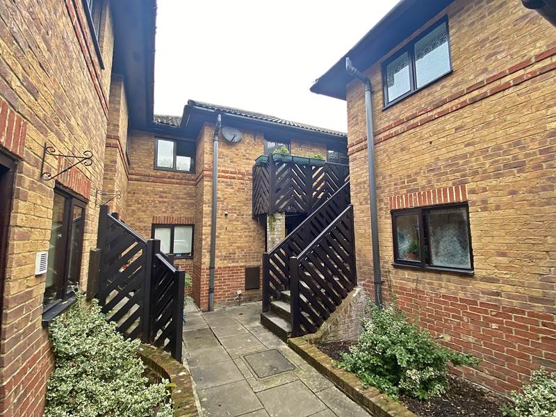 Residential Property Details, TWYFORD, Berkshire Hunt & Nash Estate