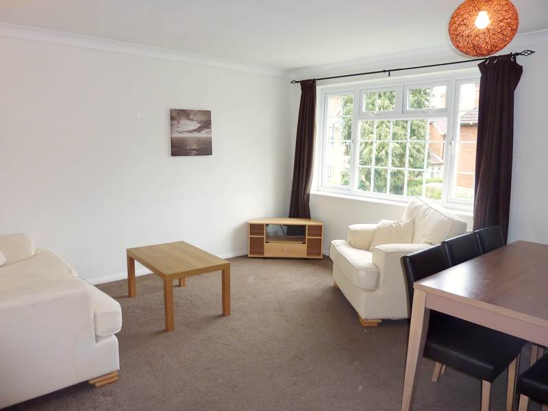 Lettings Property Details, Ray Lea Road, Maidenhead, Hunt & Nash Estate