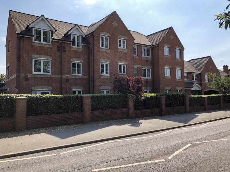 Residential Property Details, TWYFORD, Berks Hunt & Nash Estate Agents