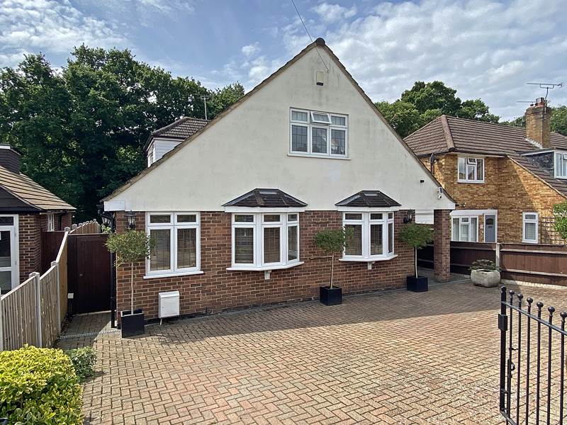 Residential Property Details, FLACKWELL HEATH, Bucks Hunt & Nash Estate