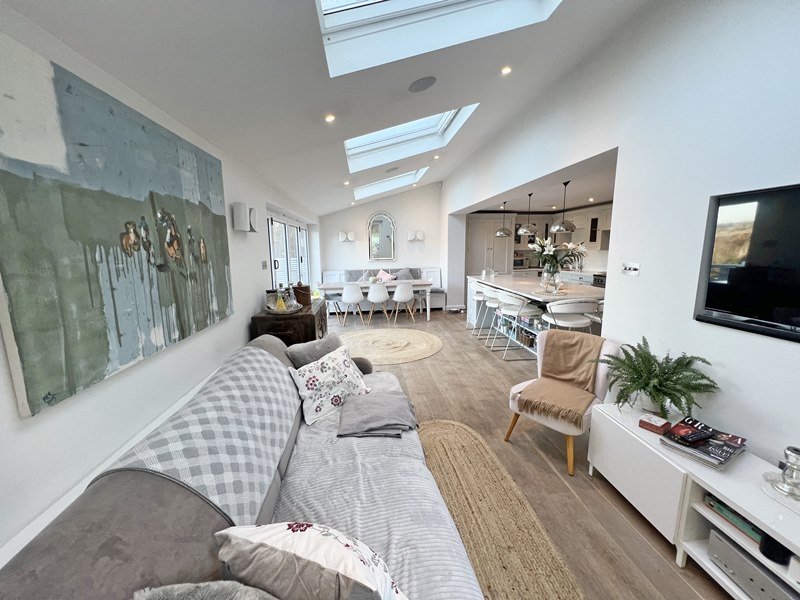 4 bed Detached Property for Sale in Cookham Dean, Berkshire SL6 from