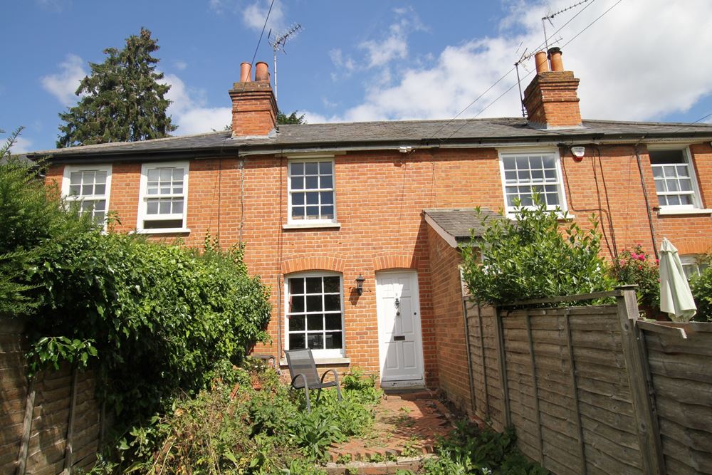 2 bedroom Character Property Property for Sale in Cookham Dean,  SL6