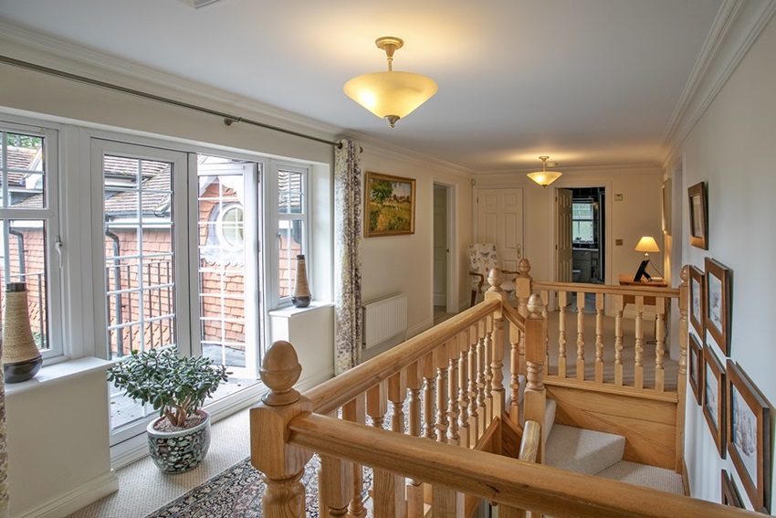5 bed Detached Property for Sale in Maidenhead, Berkshire SL6 from