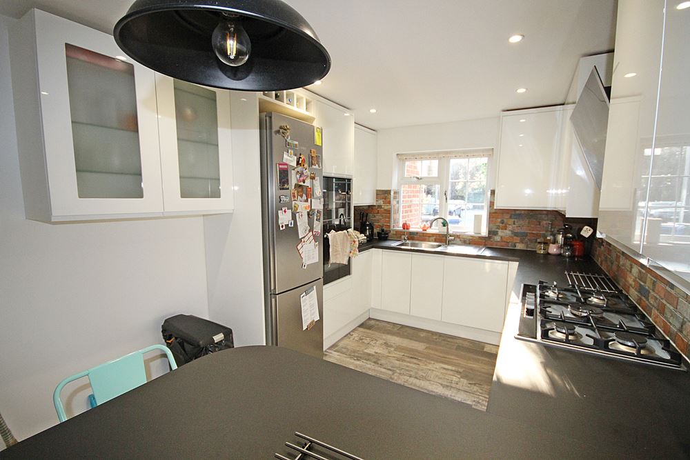 4 bed LinkedDetached Property for Sale in Maidenhead, Berks SL6 from Pike Smith & Kemp Estate