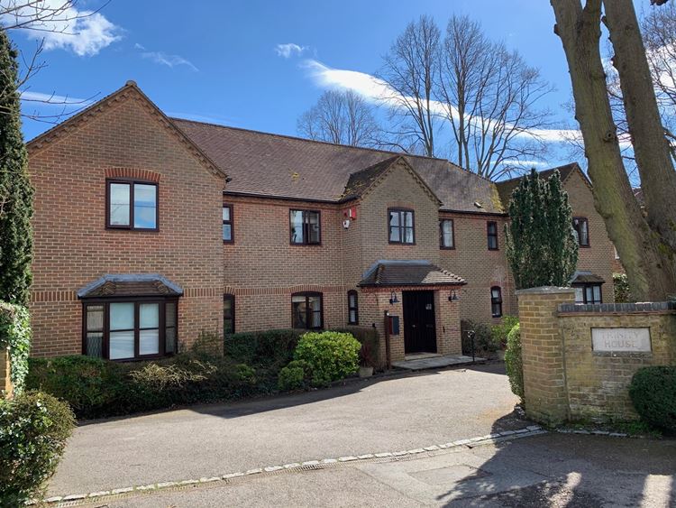 2 bedroom Flat Property for Sale in Cookham,  SL6