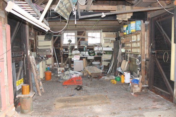 barn 1