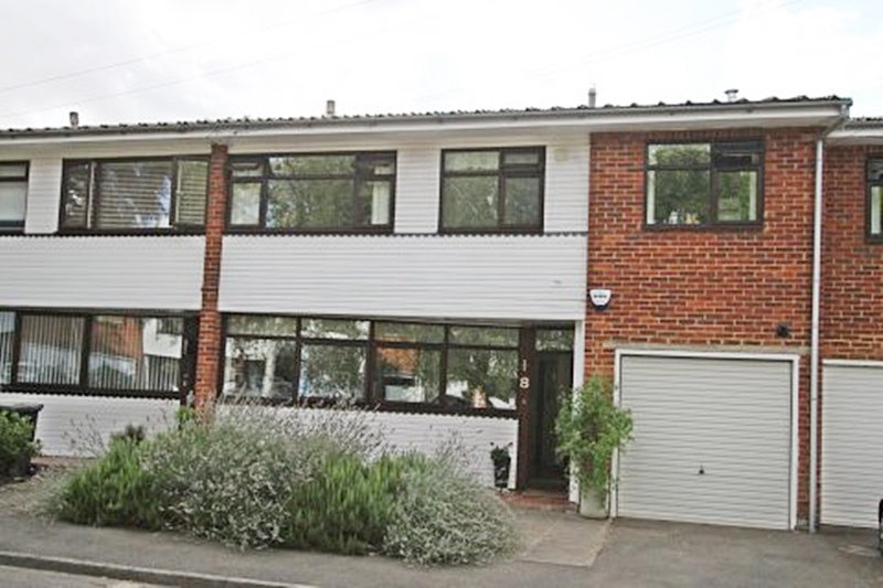 3 bedroom Terraced House to let in Woodmoor End, Cookham, from Pike