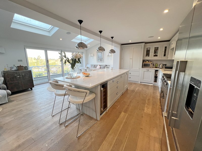 4 bed Detached Property for Sale in Cookham Dean, Berkshire SL6 from