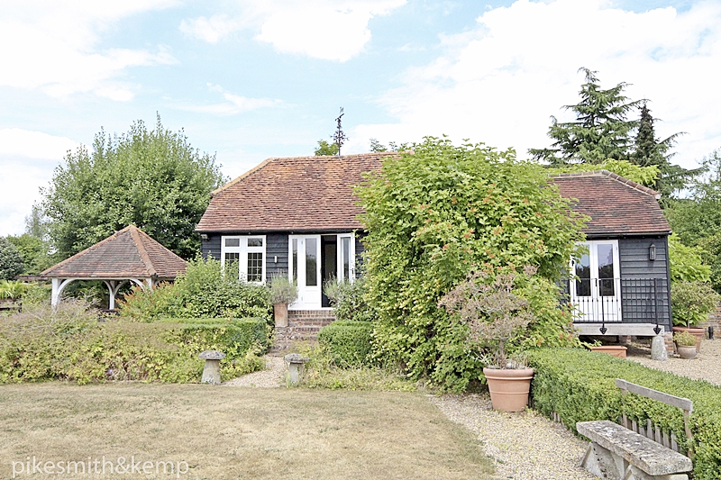 1 bedroom Detached House to let in Darlings Lane, Maidenhead, from Pike