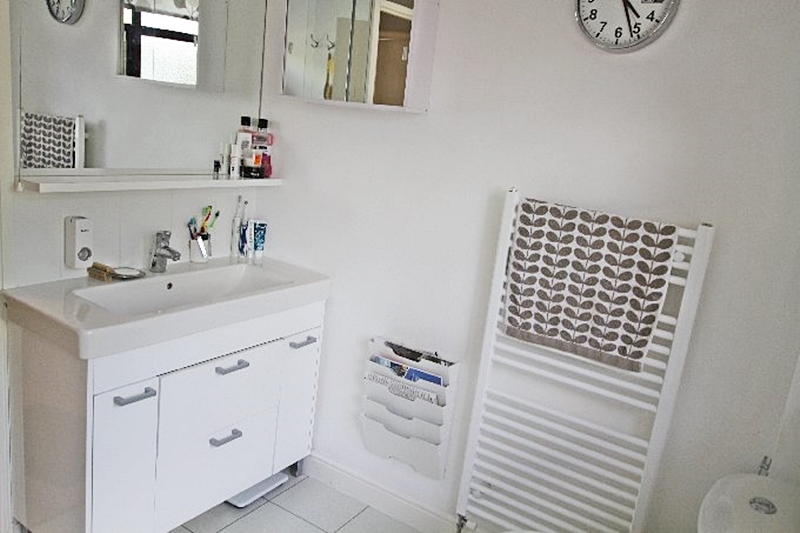 3 bedroom Terraced House to let in Woodmoor End, Cookham, from Pike