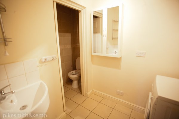cloakroom/utility room