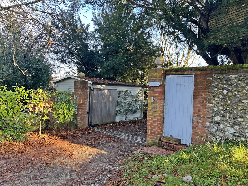 4 bed Detached Property for Sale in Cookham Dean, Berkshire SL6 from Pike Smith & Kemp Estate