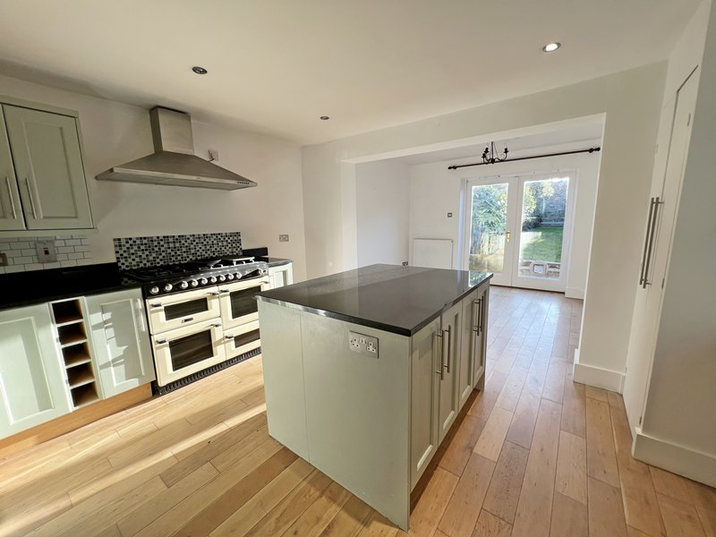 3 bed EndTerraced Property for Sale in Cookham, Berkshire SL6 from