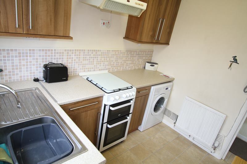 2 bedroom to let in Broom Hill, Cookham, from Pike Smith