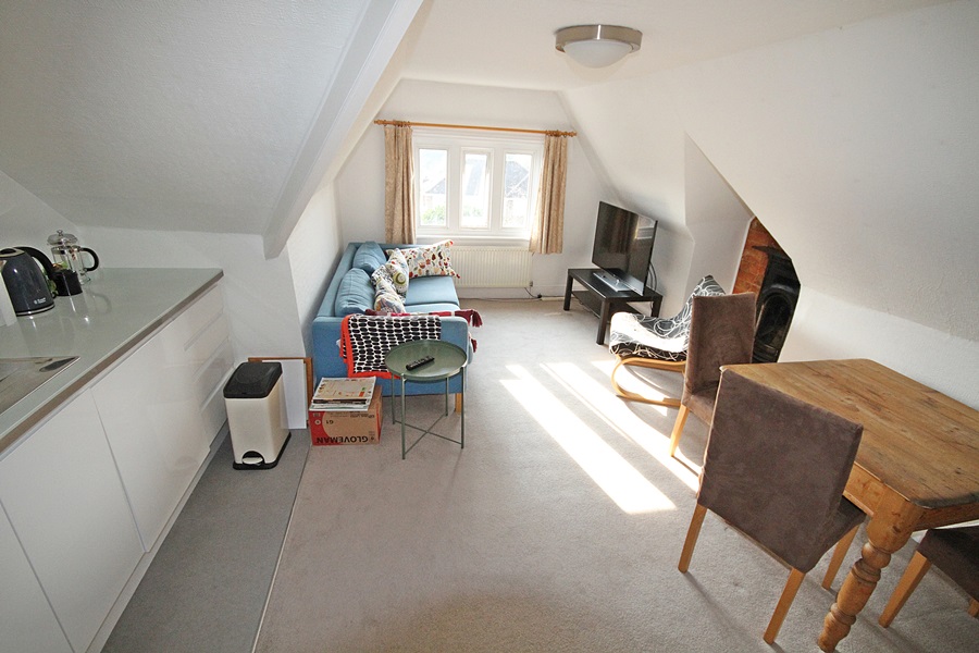 Bedroom/kitchenette
