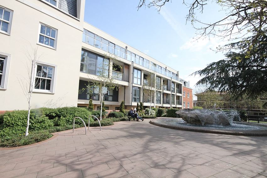 1 bedroom Flat Property for Sale in Maidenhead,  SL6