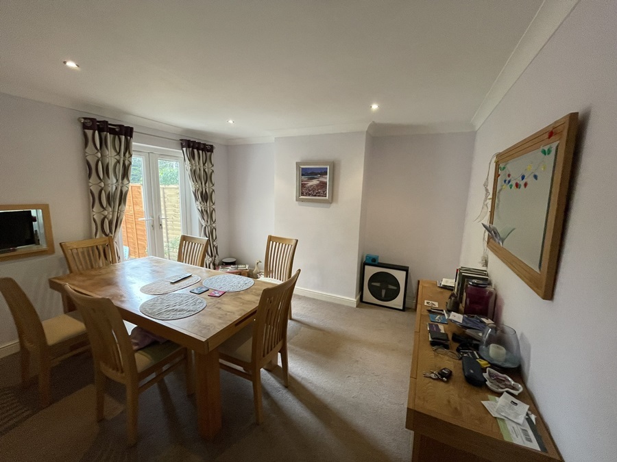 4 bed SemiDetached Property for Sale in Maidenhead, Berkshire SL6