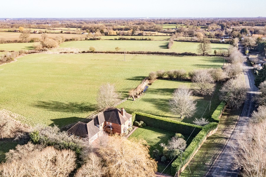 5 bed Detached Property for Sale in White Waltham, Berkshire SL6 from