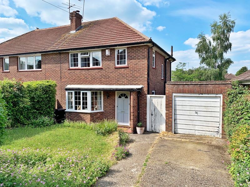3 bedroom Semi-Detached  Property for Sale in Cookham,  SL6