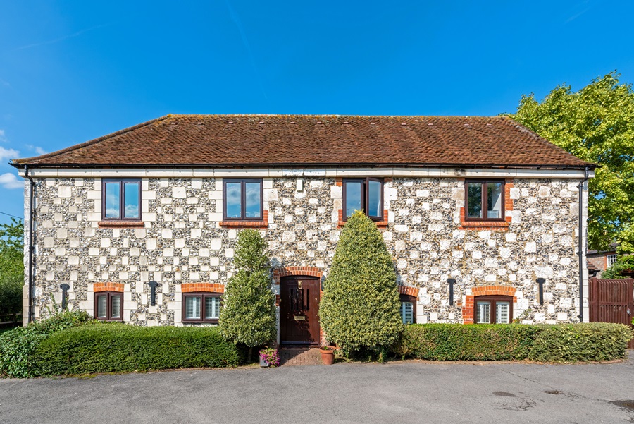 3 bed Property for Sale in Hurley, Berkshire SL6 from Pike Smith