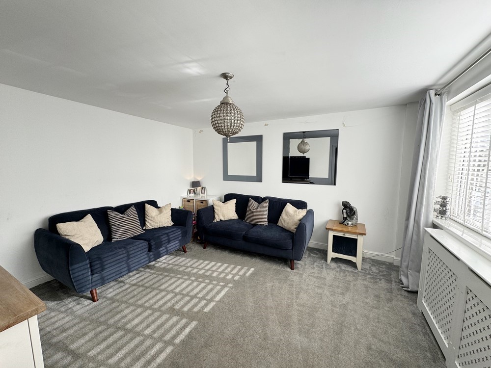 3 bed EndTerraced Property for Sale in Cookham, SL6 from Pike Smith
