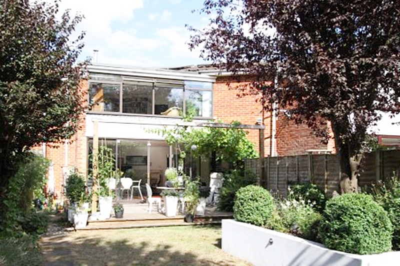 3 bedroom Terraced House to let in Woodmoor End, Cookham, from Pike