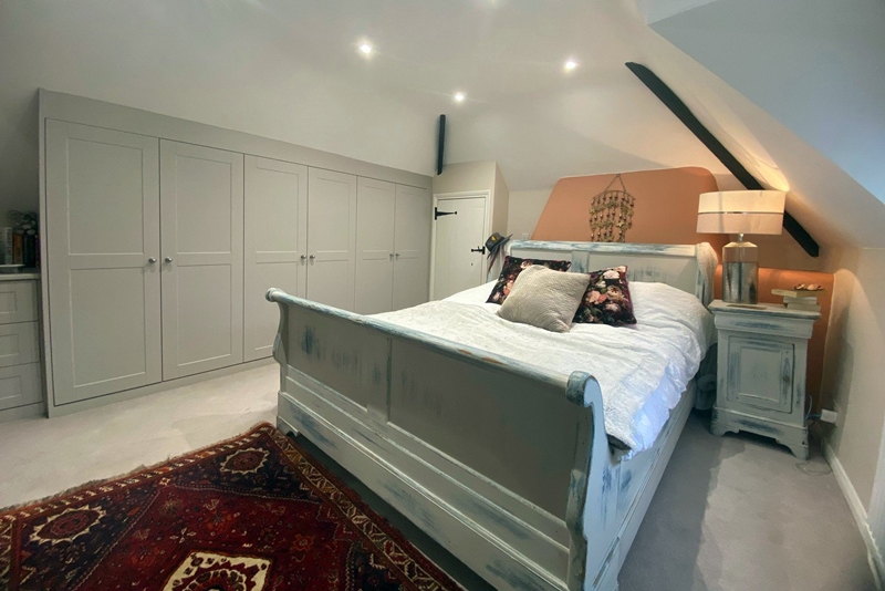 3 bed Character Property Property for Sale in Dinton, Buckinghamshire