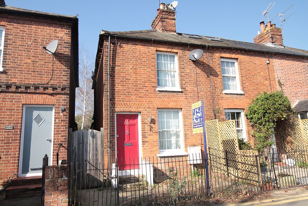 2 bedroom Terraced  Property for Sale in Cookham,  SL6