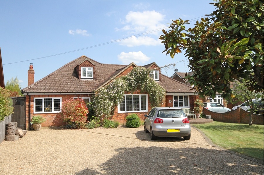 4 bedroom Detached  Property for Sale in Fifield,  SL6