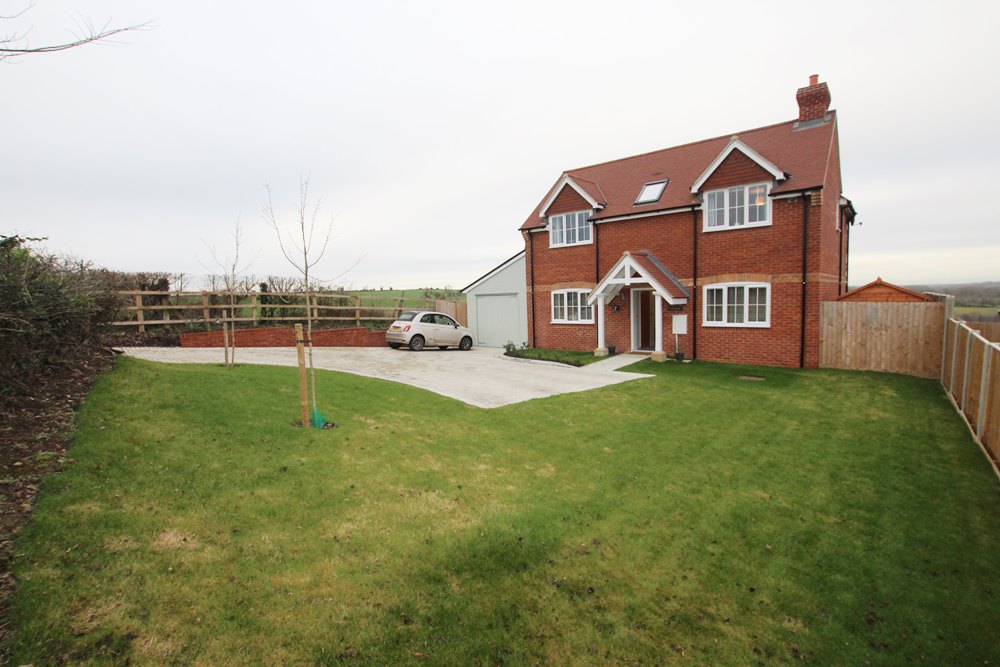 4 bedroom Detached  Property for Sale in Chearsley, Buckinghamshire HP18