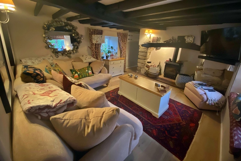 3 bed Character Property Property for Sale in Dinton, Buckinghamshire