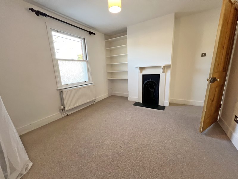 3 bed EndTerraced Property for Sale in Cookham, Berkshire SL6 from