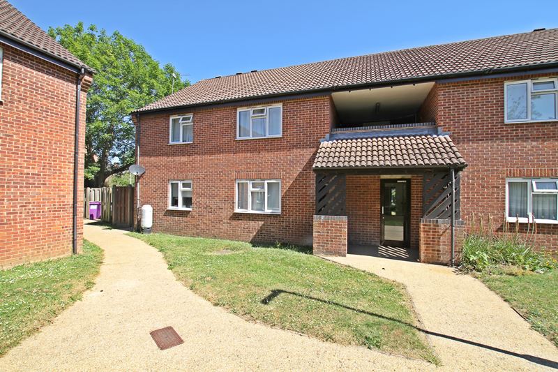 2 bedroom Ground Flat Property for Sale in Cookham,  SL6