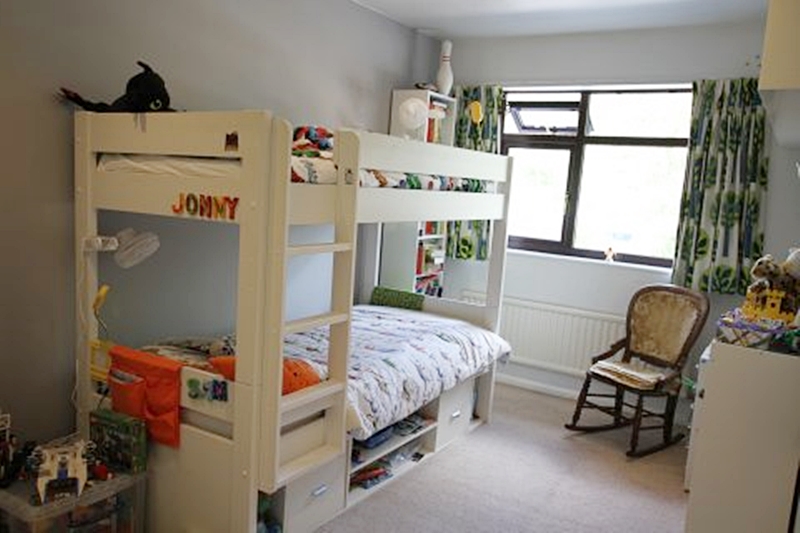 3 bedroom Terraced House to let in Woodmoor End, Cookham, from Pike