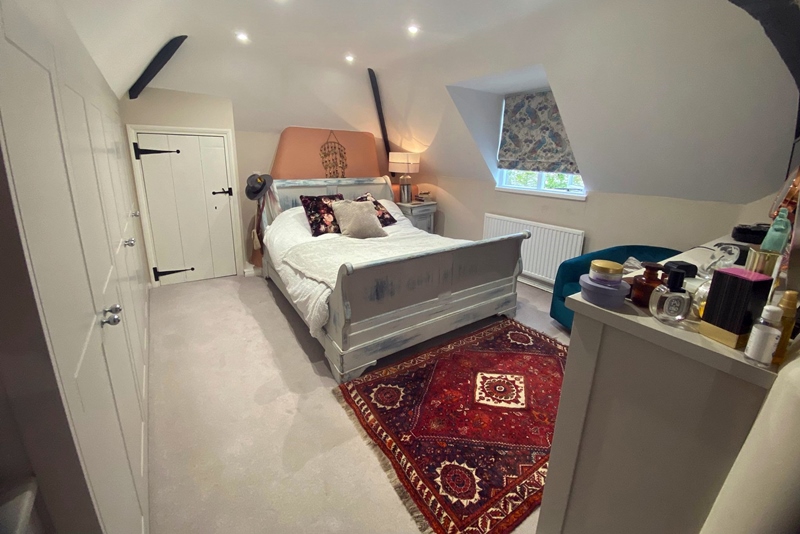 3 bed Character Property Property for Sale in Dinton, Buckinghamshire