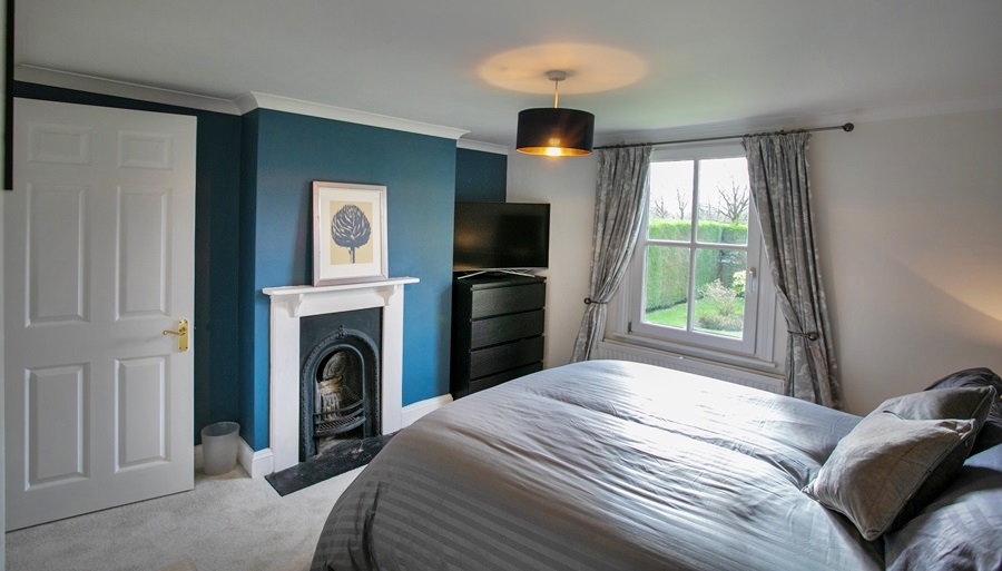 5 bed Detached Property for Sale in White Waltham, Berkshire SL6 from