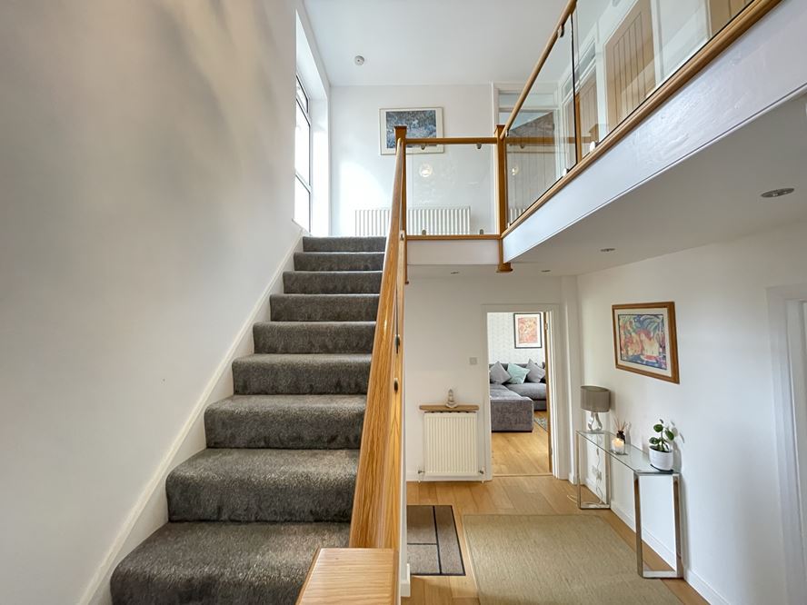 4 bed Detached Property for Sale in Maidenhead, Berkshire SL6 from