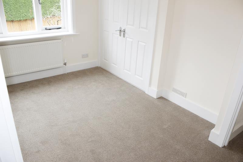 2 bedroom SemiDetached House to let in Waltham Road, White Waltham